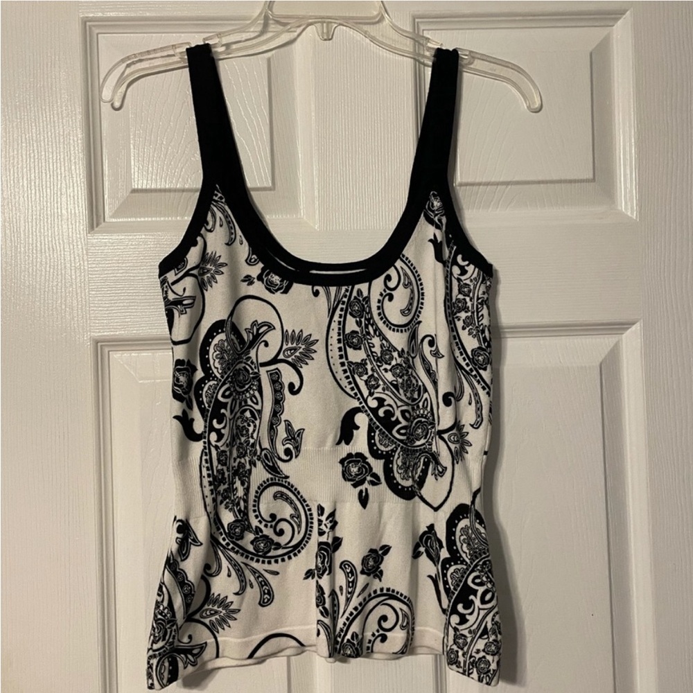 Women’s Size Medium White House Black Market Paisley Tank Top B&W